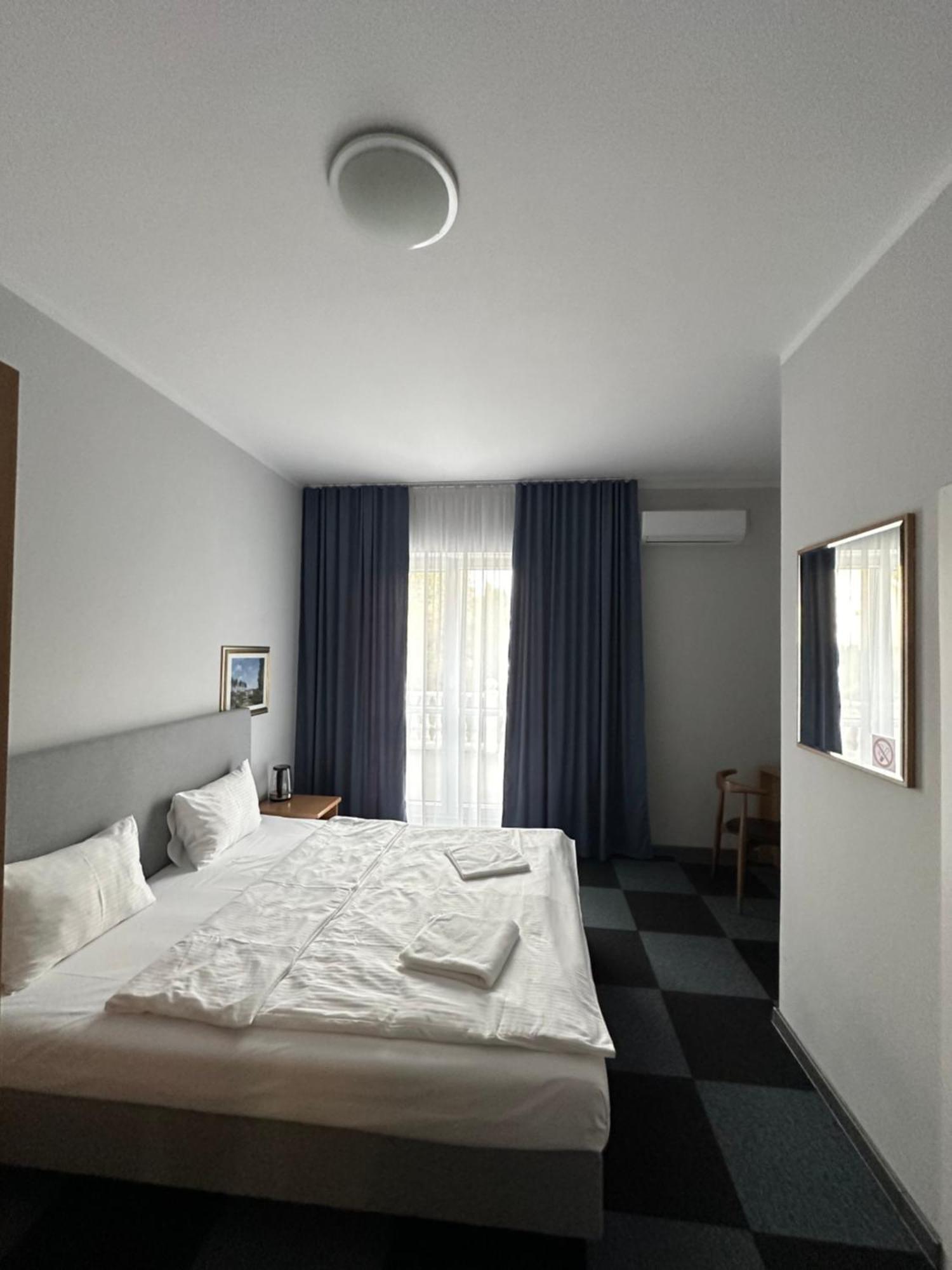 Lezzet B&B Pokoj Goscinny & Turkishrestaurant Warsaw Exterior photo