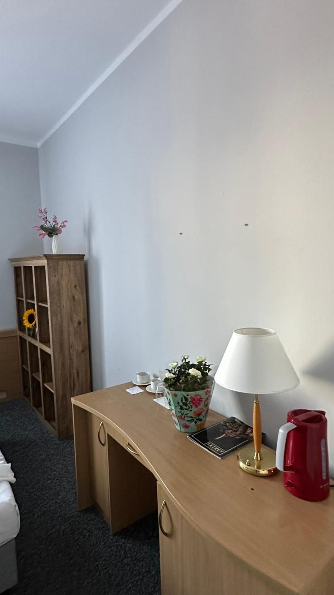 Lezzet B&B Pokoj Goscinny & Turkishrestaurant Warsaw Exterior photo