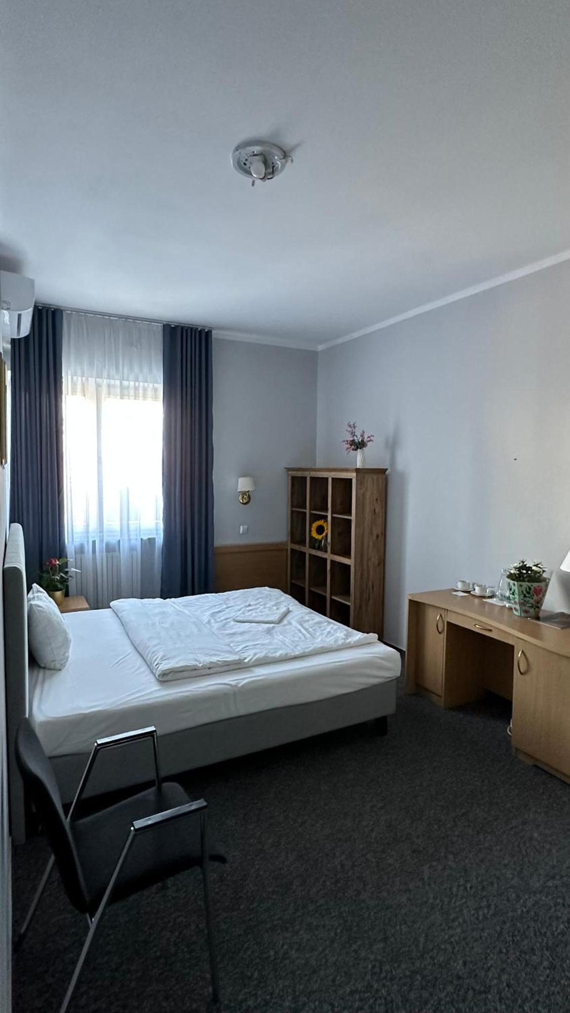 Lezzet B&B Pokoj Goscinny & Turkishrestaurant Warsaw Exterior photo